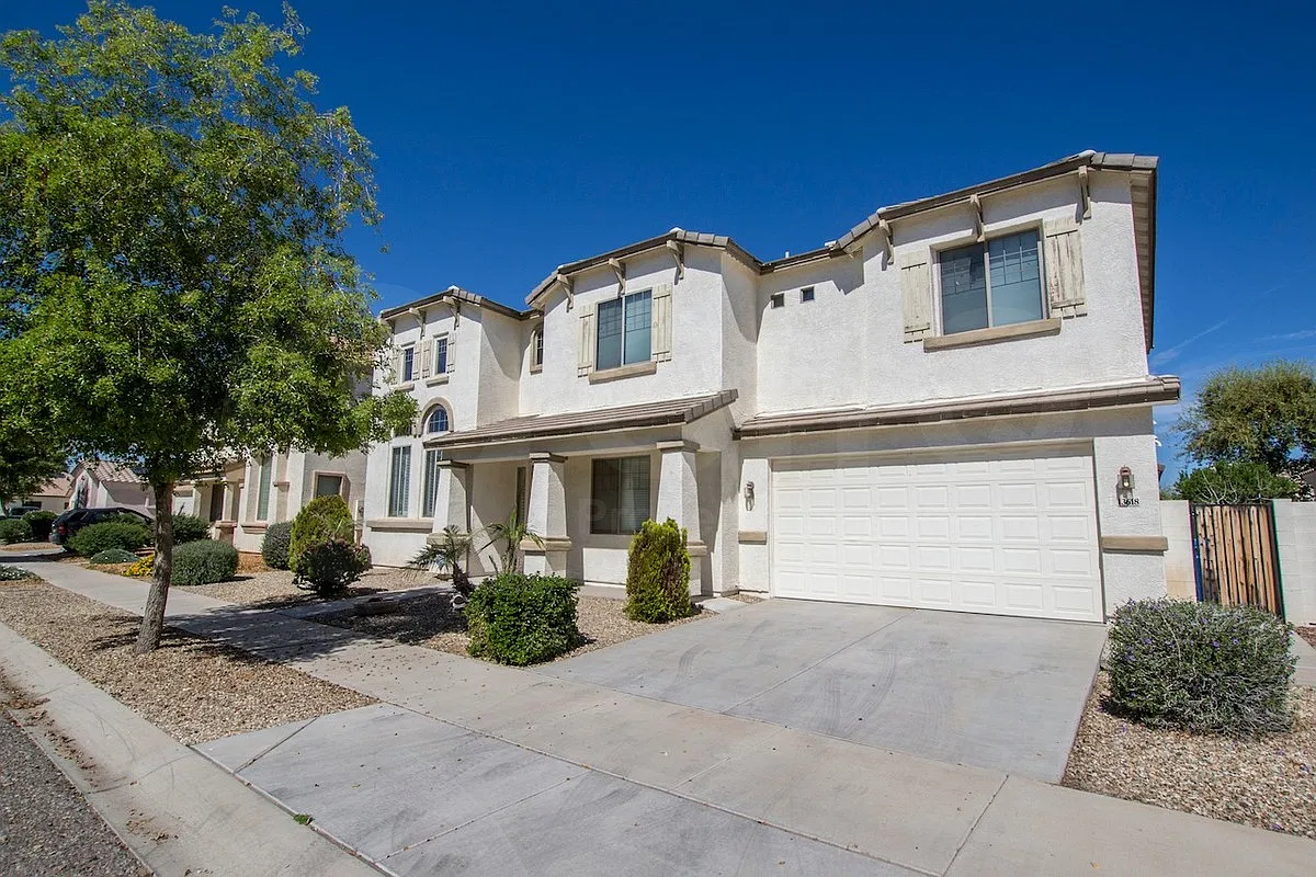 5 bed, 3.5 bath, 3540 sqft, $2,499 — Photo 3