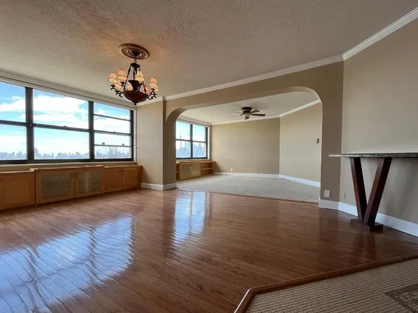 7004 Blvd East image 12 of 43