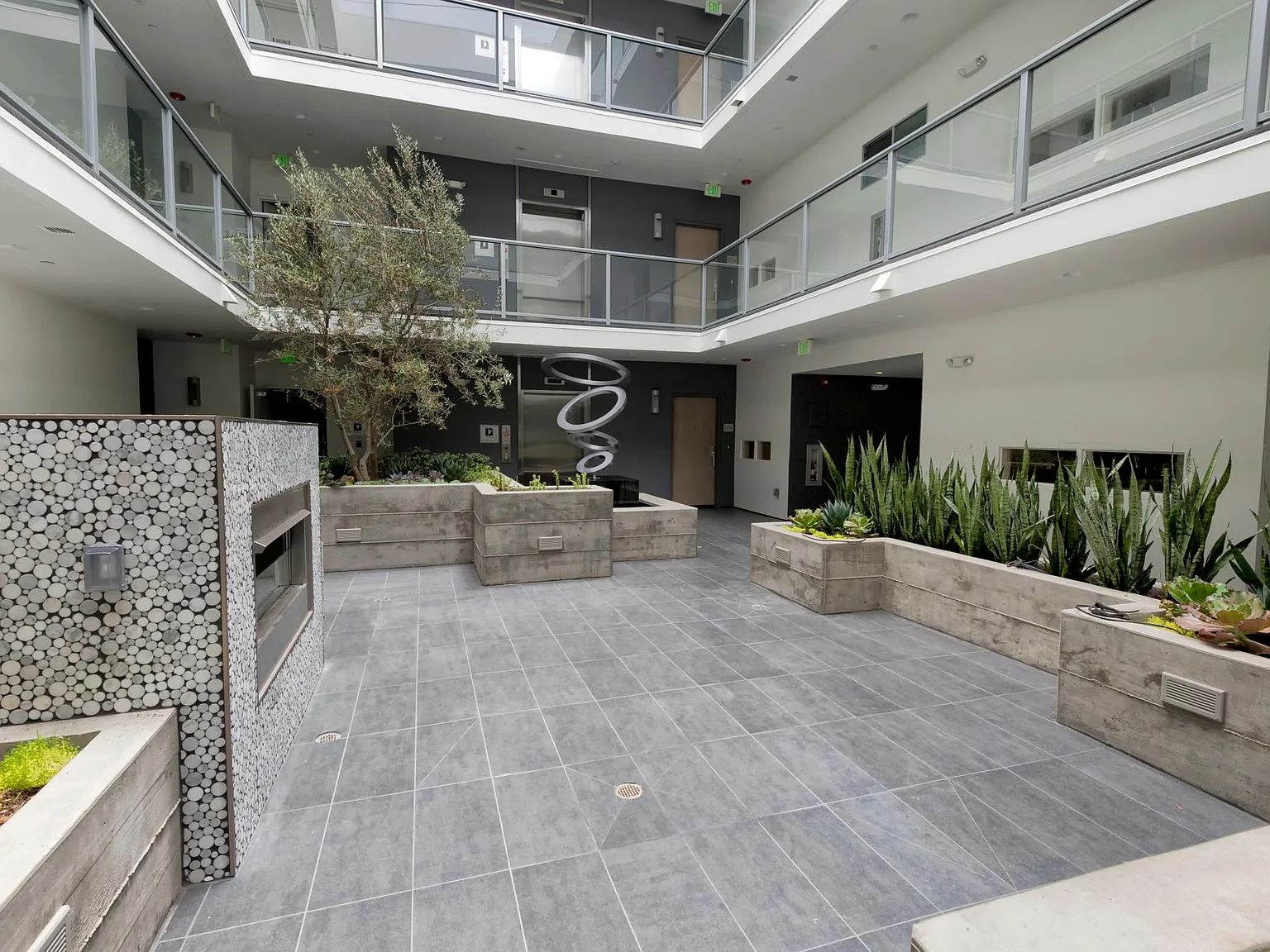 1810 Selby Ave — Photo 4