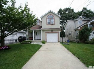 52 Edgewood Rd, Port Washington, NY 11050