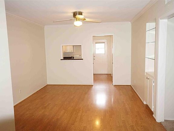 4th image of 1809 Stoney Brook Dr APT 204