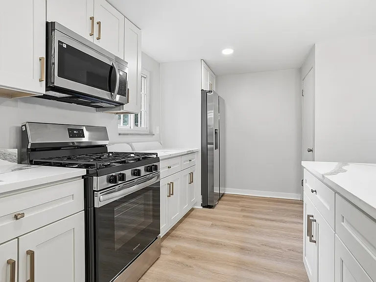 951 Rita Dr — Photo 5