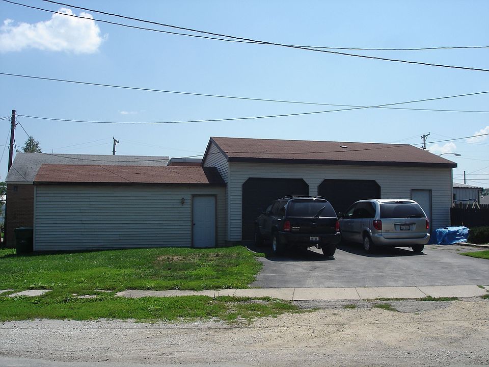 2 car  garage