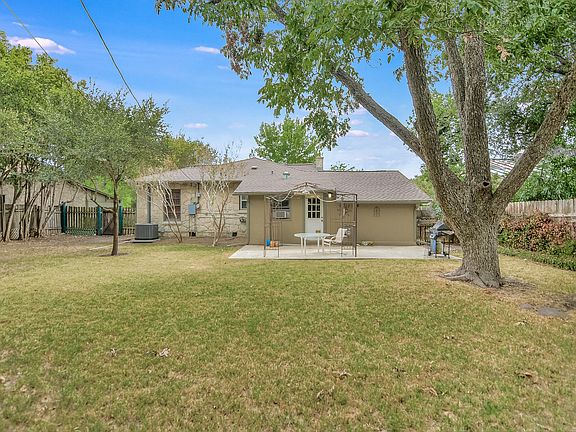 3rd image of 275 Lovera Blvd