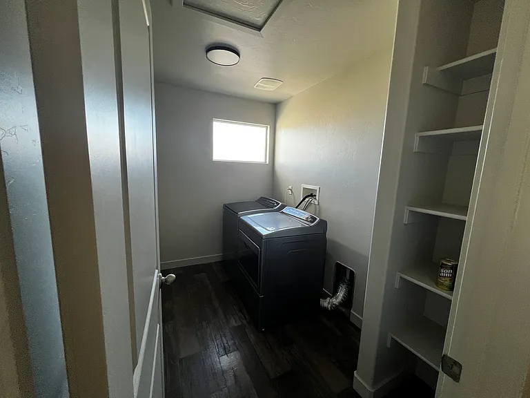 Laundry room with washer/dryer