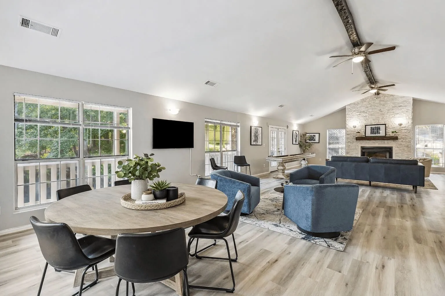Lakeside Townhomes — Photo 3