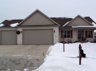 510 Vista Cir, Columbus, WI 53925