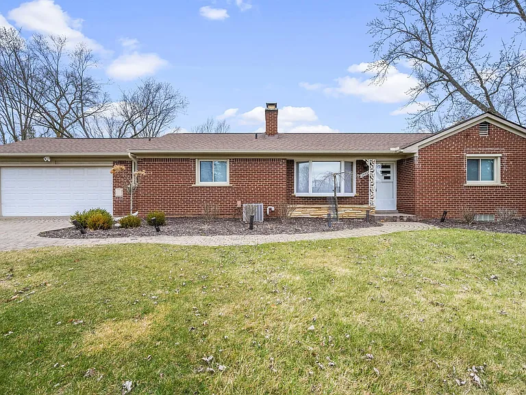24955 Lakeland St — Photo 1