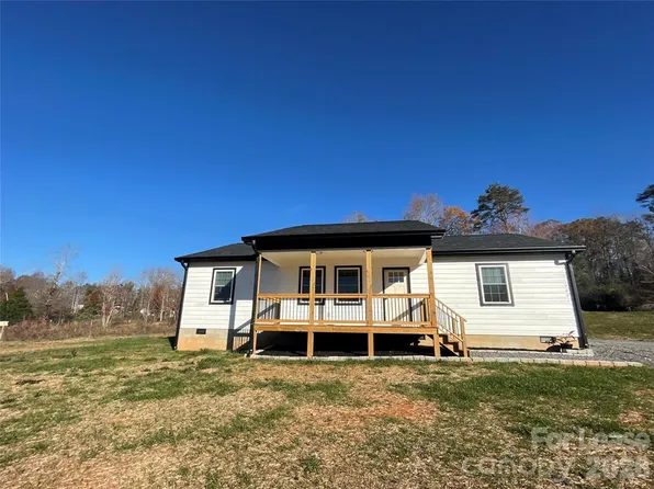 6091 Rybak Rd, Morganton, NC 28655