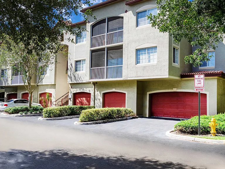 Polo Glen Apartment Homes — Photo 22