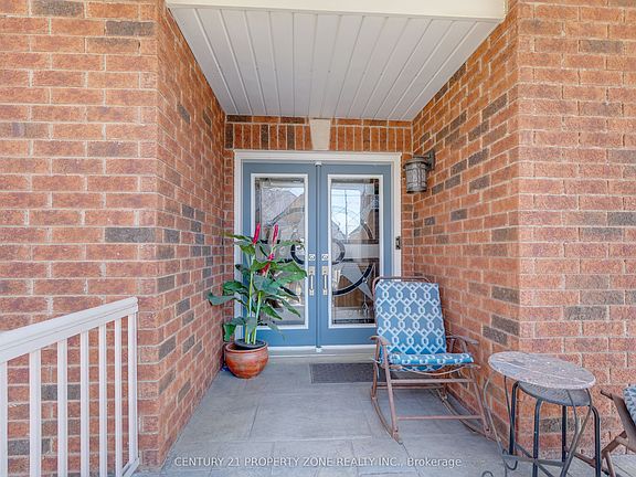 2nd image of 38 Castlegate Blvd