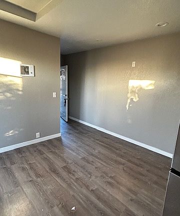 4th image of 2205 L St APT 3