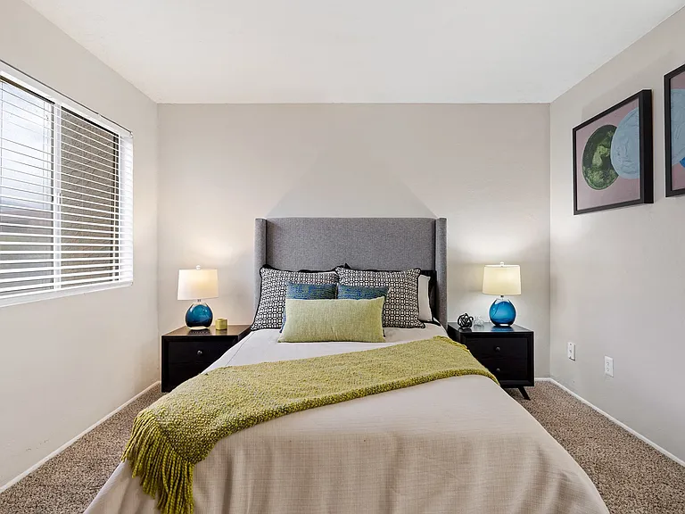 Verde Apartments — Photo 16