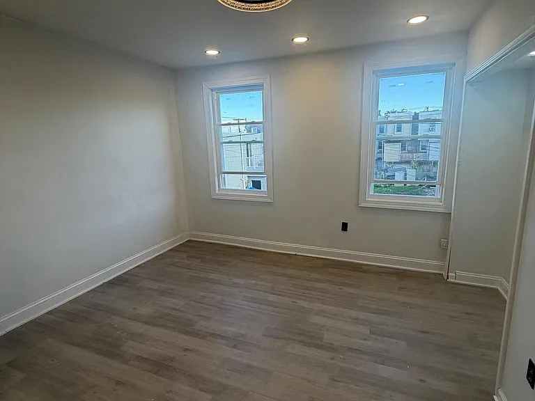 2409 W Harold St — Photo 19