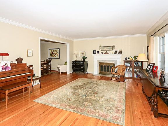 5th image of 6250 Kenwood Hills Dr