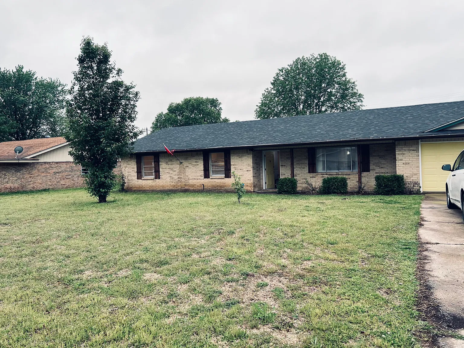111 Sunnymeadow Dr — Photo 2