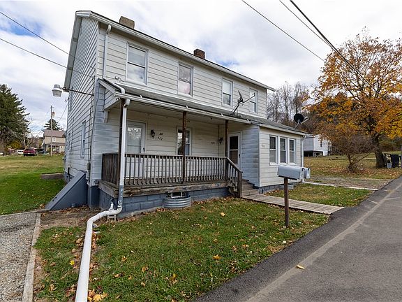 2nd image of 420-422 3rd St
