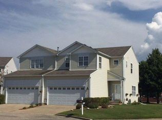 641 Fieldcrest Dr UNIT B, South Elgin, IL 60177