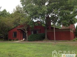 18 Sudbury Ct, East Brunswick, NJ 08816