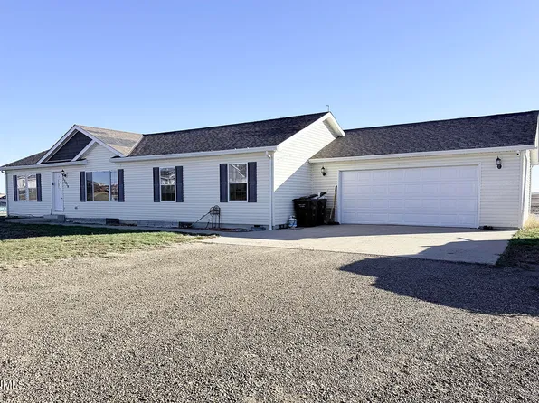12218 Buffalo Hills Dr, Watford City, ND 58854