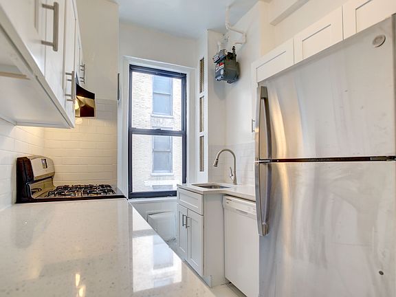 5th image of 315 W 102nd St APT 7D