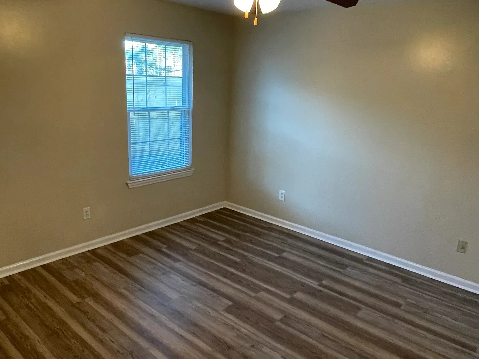 2817 Ridgecrest Dr - 1 — Photo 1