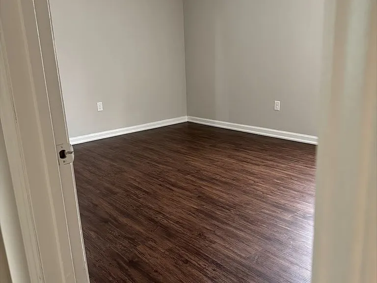 Hampton Avenue Apartments Comfortable Greenville Living Close to Everything — Photo 29