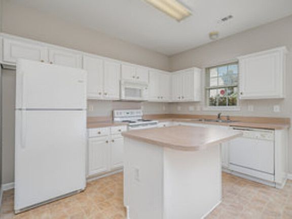 4th image of 1231 Joannas Ct