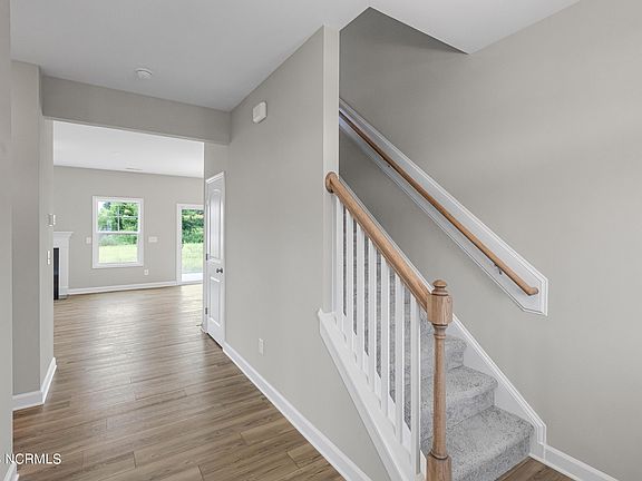 5th image of 512 Holly Grove Drive