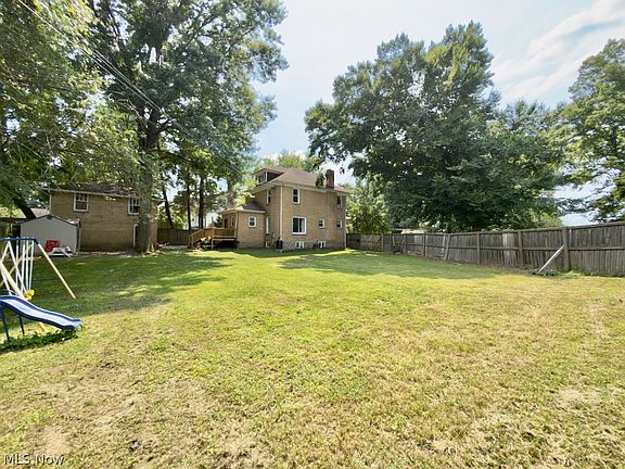 4th image of 2714 Riverview Dr
