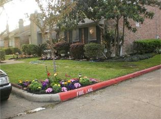 9338 Westwood Village Dr, Houston, TX 77036