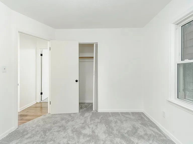 610 W Austin Ave — Photo 16