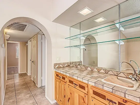 1211 E Drake Dr — Photo 20