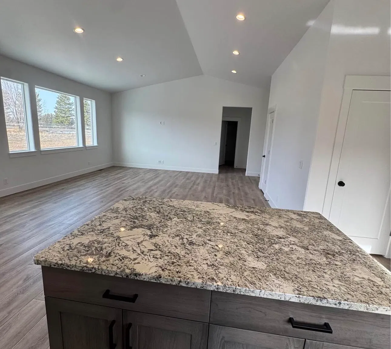 3 bed, $1,950 — Photo 4