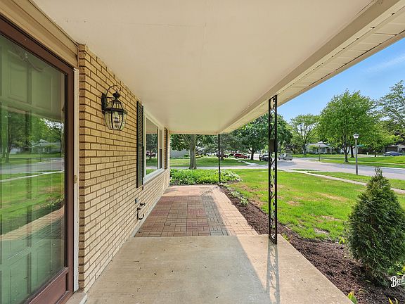 2nd image of 311 Greentree Pkwy