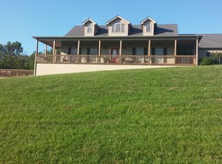 2037 Woodlake Rd, Stamping Ground, KY 40379