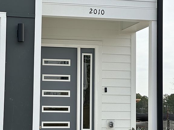 2nd image of 2010 Titanium Rock Rd