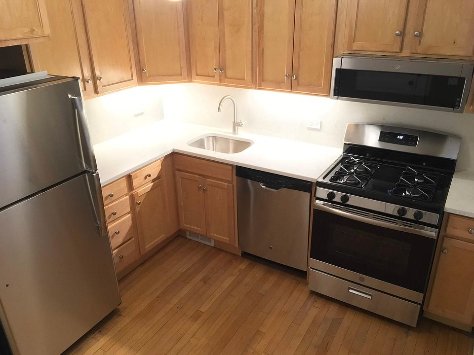 1st image of 2220 W Berteau Ave #1W