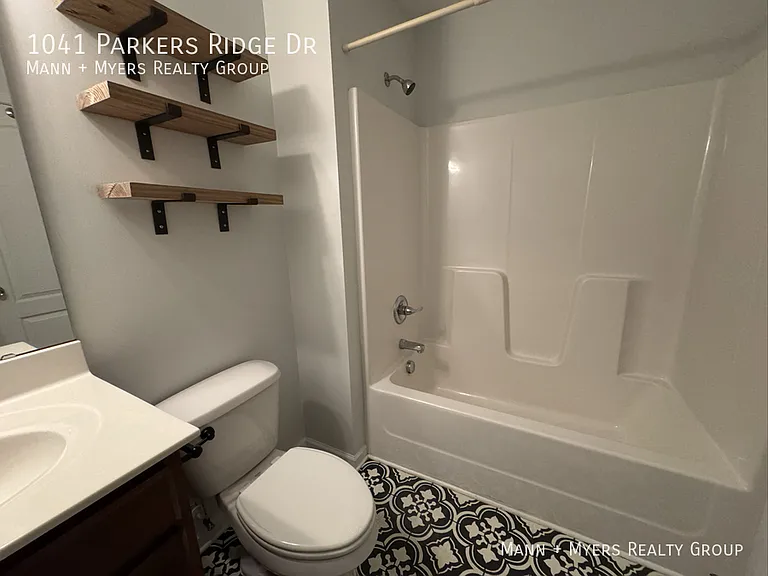 1041 Parkers Ridge Dr — Photo 16