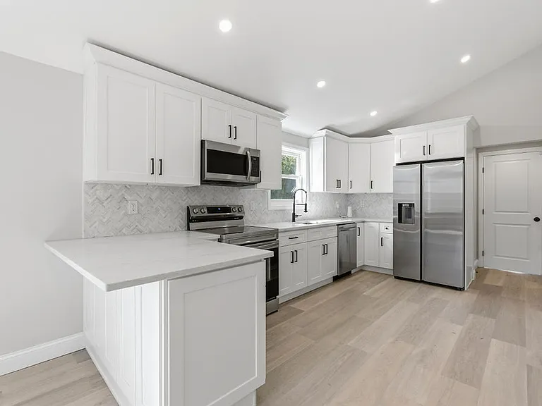 452 Montauk Hwy — Photo 4