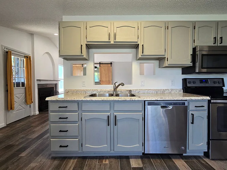 2408 Windmill Dr — Photo 5