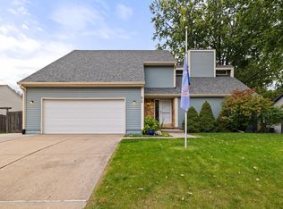813 52nd Pl, West Des Moines, IA 50265