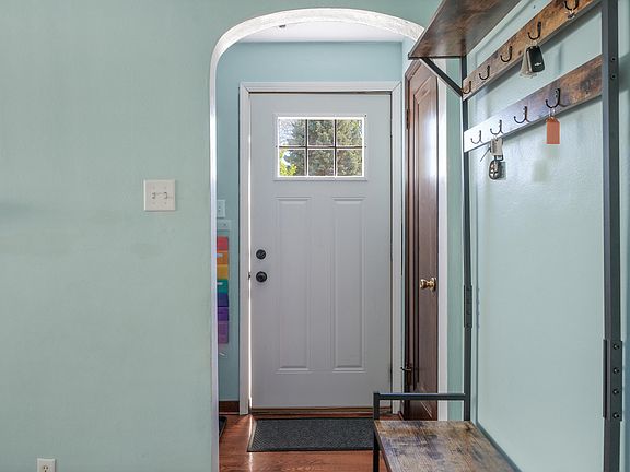 3rd image of 291 W 15th St