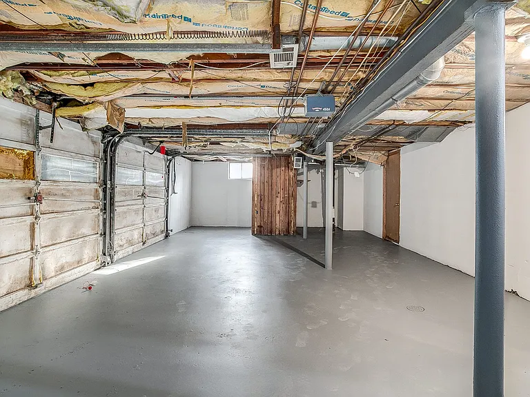 3604 E 61st St — Photo 29