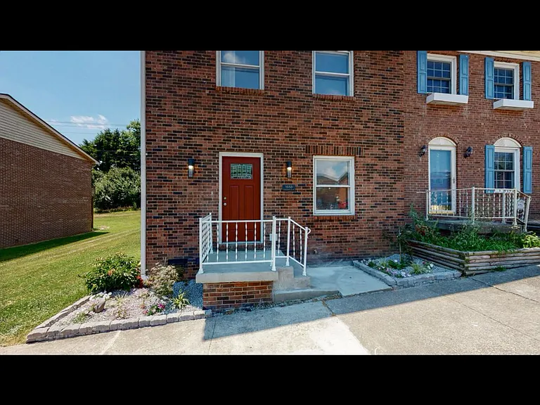 1658 Foxhaven Dr #1 — Photo 22