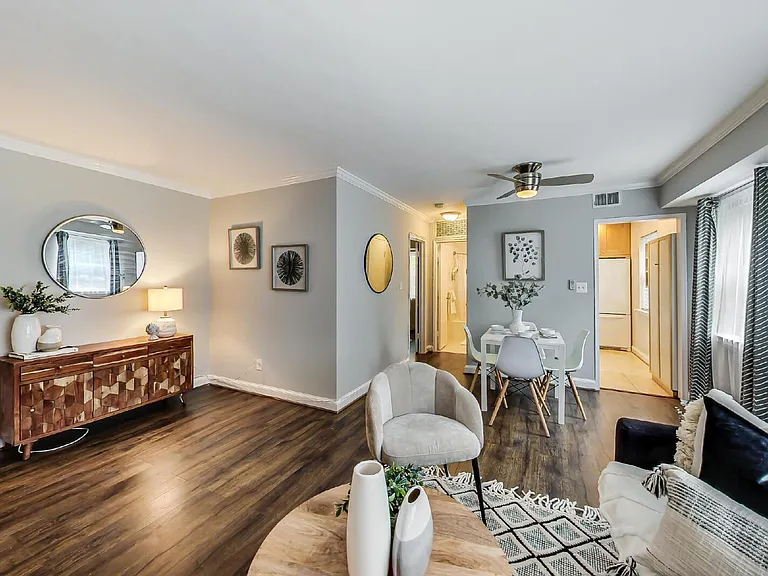 1303 N Ode St #215 — Photo 2