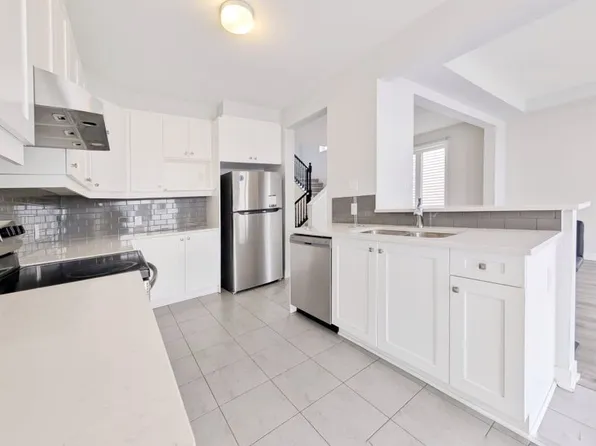 637 Allied Mews, Ottawa, ON K2S 3A1