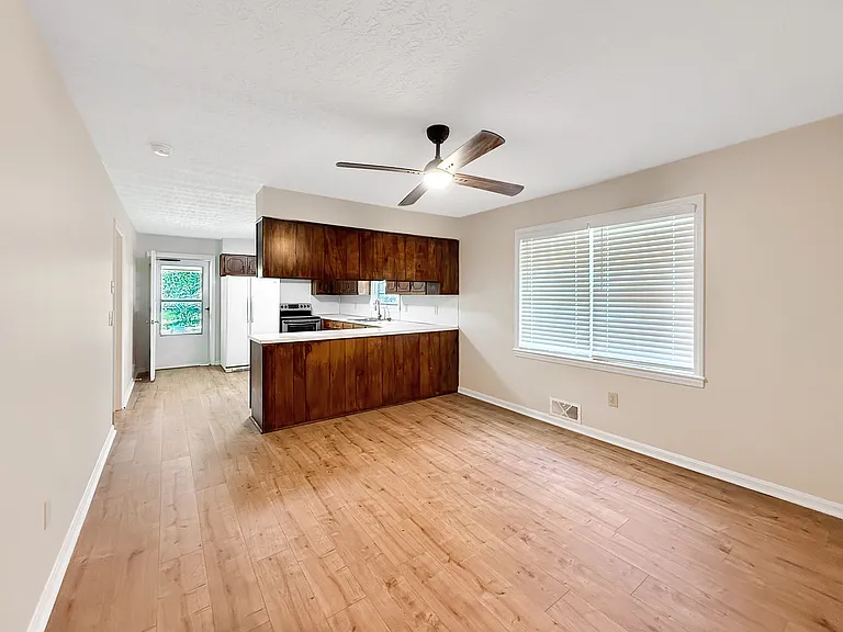 1595 Tulip Ln — Photo 14