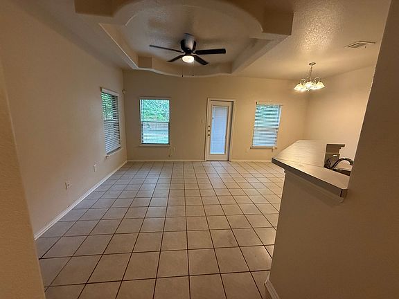 3rd image of 1427 Denver Blvd