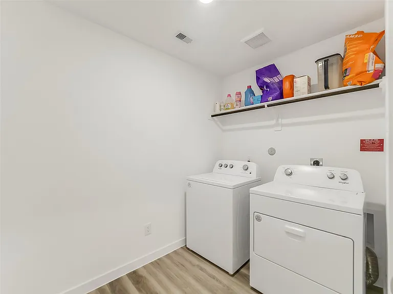 9515 Chelsea St — Photo 11